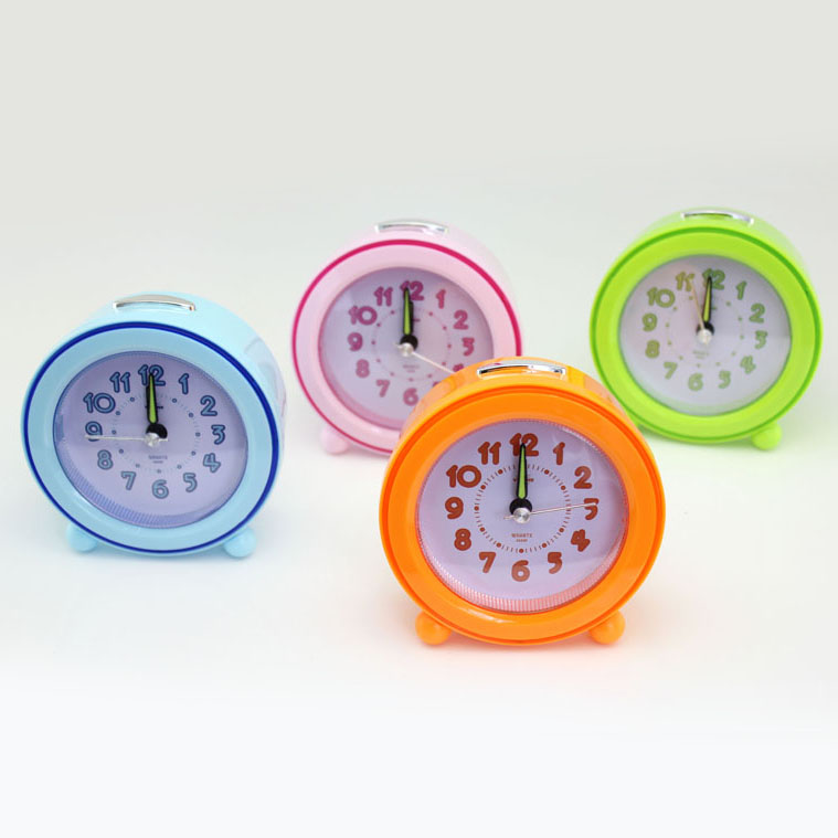 #2929 #24507 Quartz Analog Alarm Clock With Light 